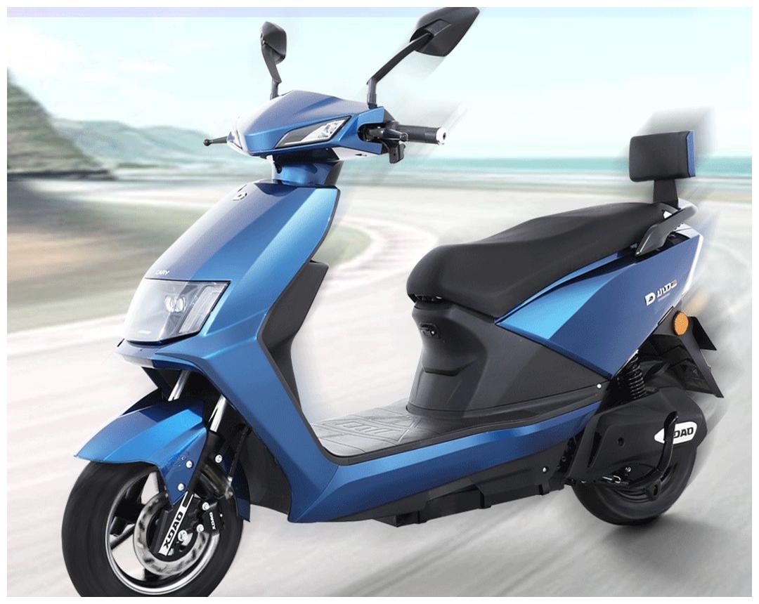 小刀推出新电动车配备72v电池续航100公里上电摩牌照