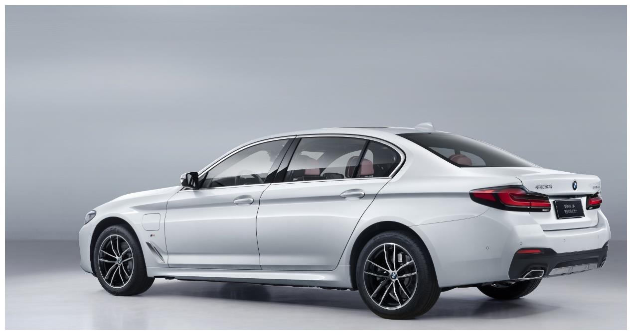 奔驰e350el姗姗来迟宝马535le不再一家独大