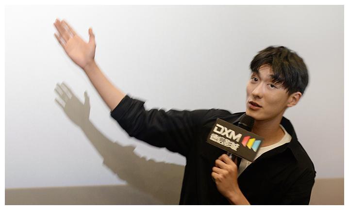 孙晨竣透露,在12月25日上映的郭敬明导演的《晴雅集》中自己也有出演