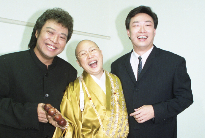 张菲费玉清近况曝光,兄弟俩淡出荧幕,过起闲云野鹤的生活|沈文程|张菲