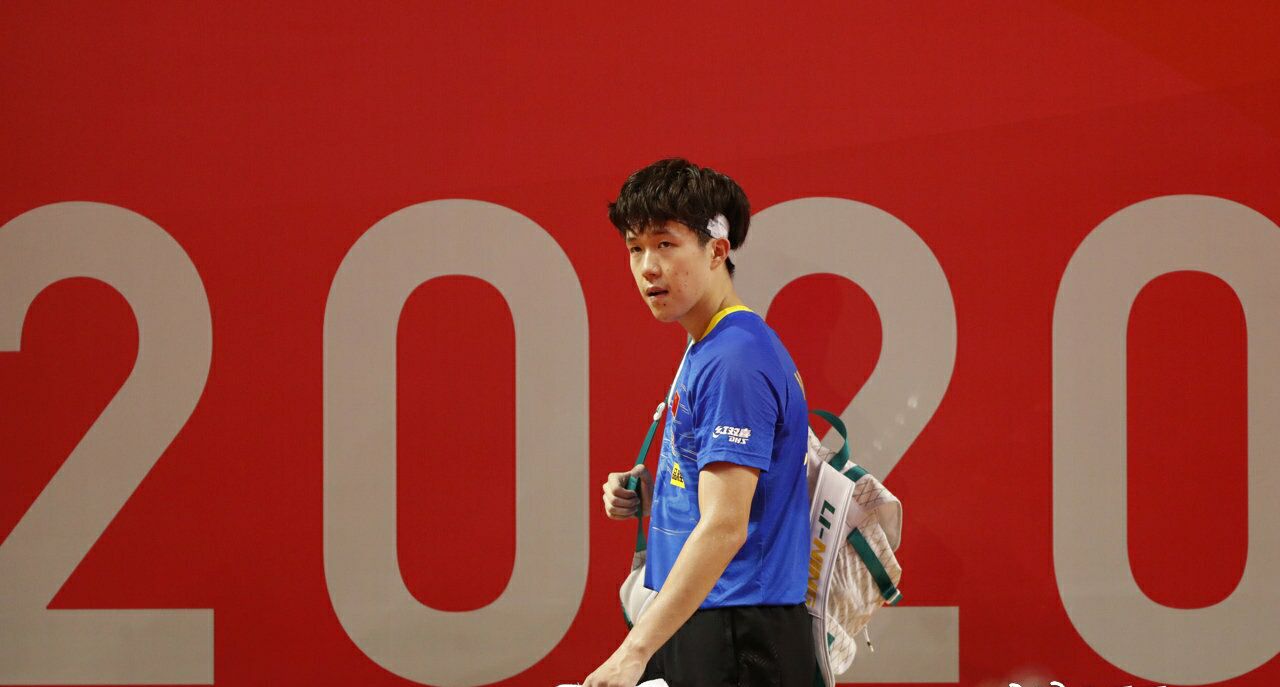 徐晨皓4-0击败许昕,爆出大冷门!8月13日半决赛:樊振东vs梁靖昆