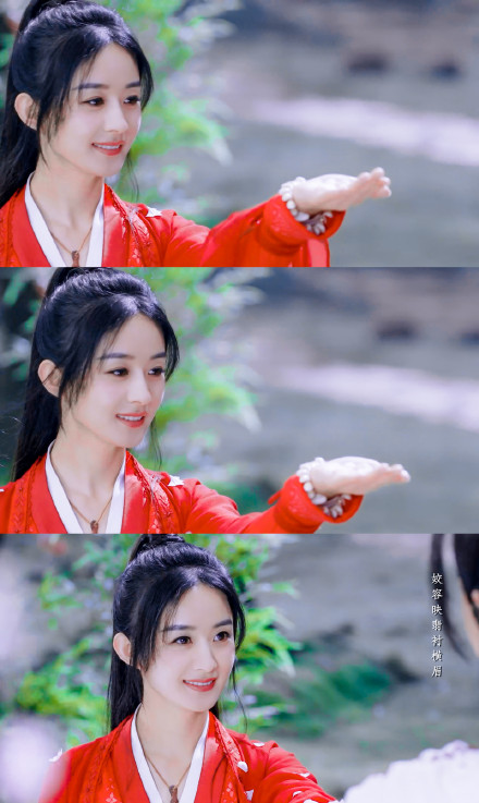 《有翡》中,赵丽颖饰演周翡红衣造型英气干练,灵动可人