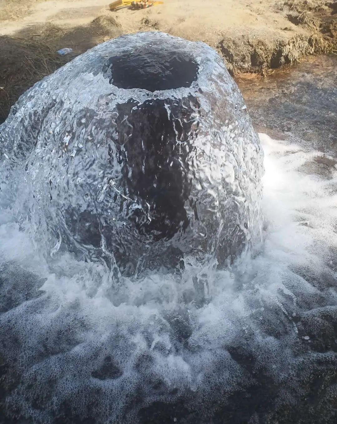 葫芦岛又有一村民打井打出泉水8天了还在喷涌