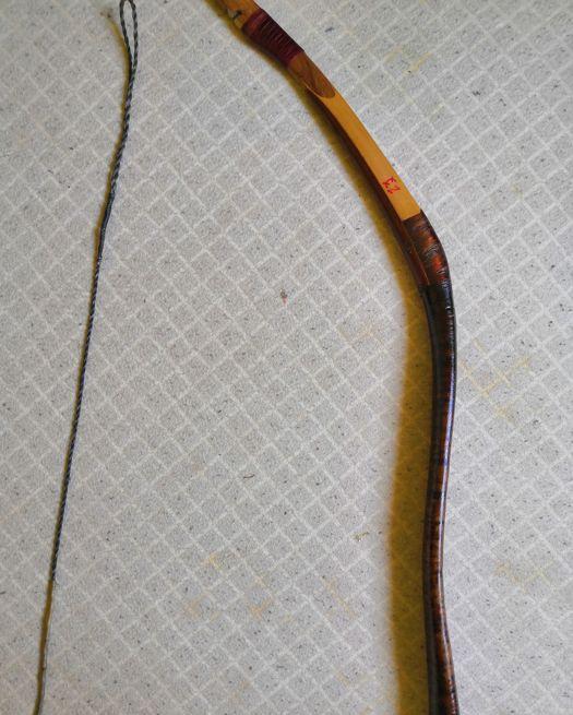 匈牙利弓是一种特殊弓箭,性能虽然平庸,但稳定极强,能用上百年