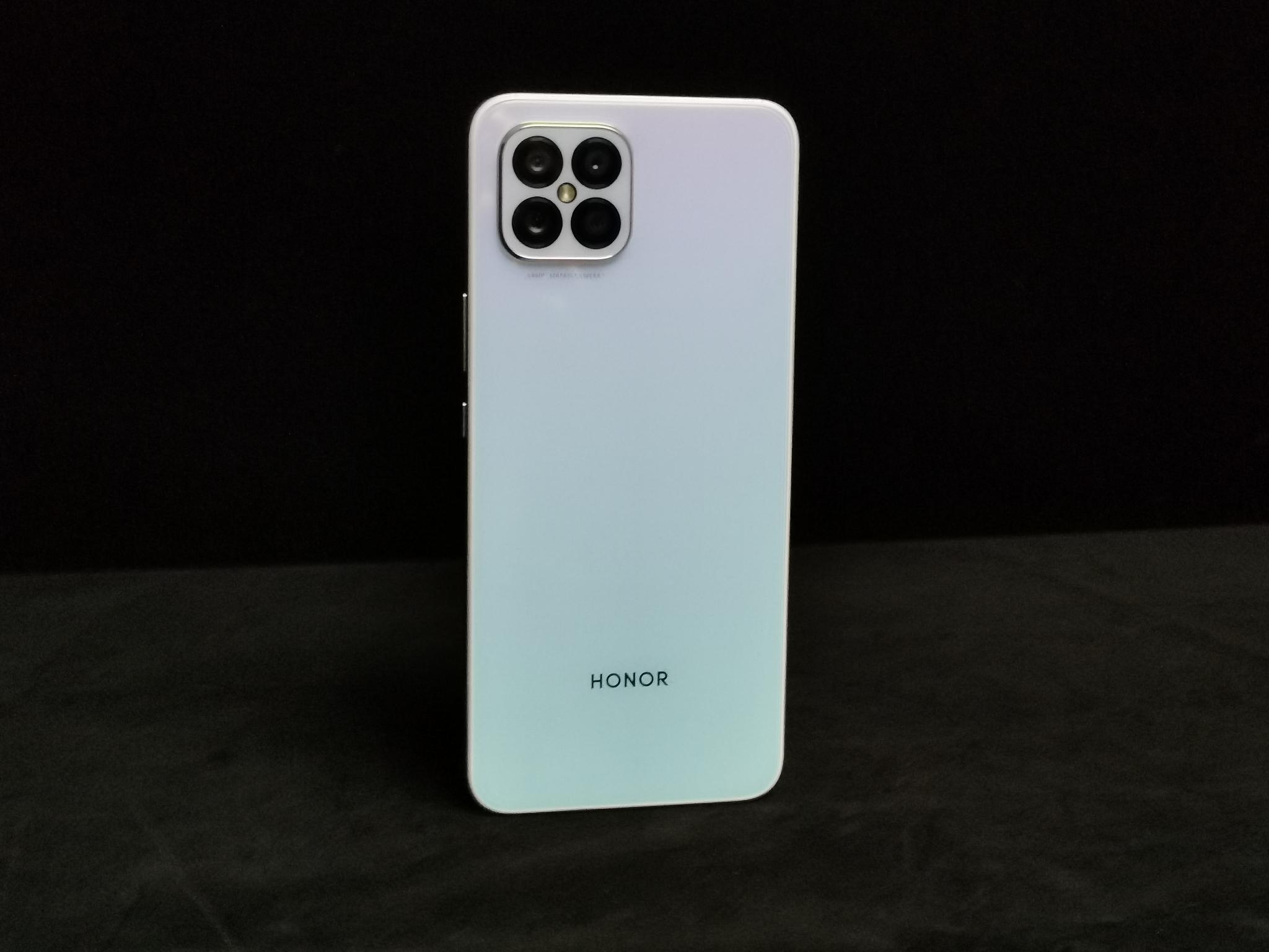 轻薄手感超级快充荣耀play5