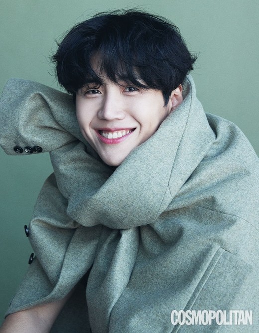 韩国艺人金善浩最新杂志写真曝光