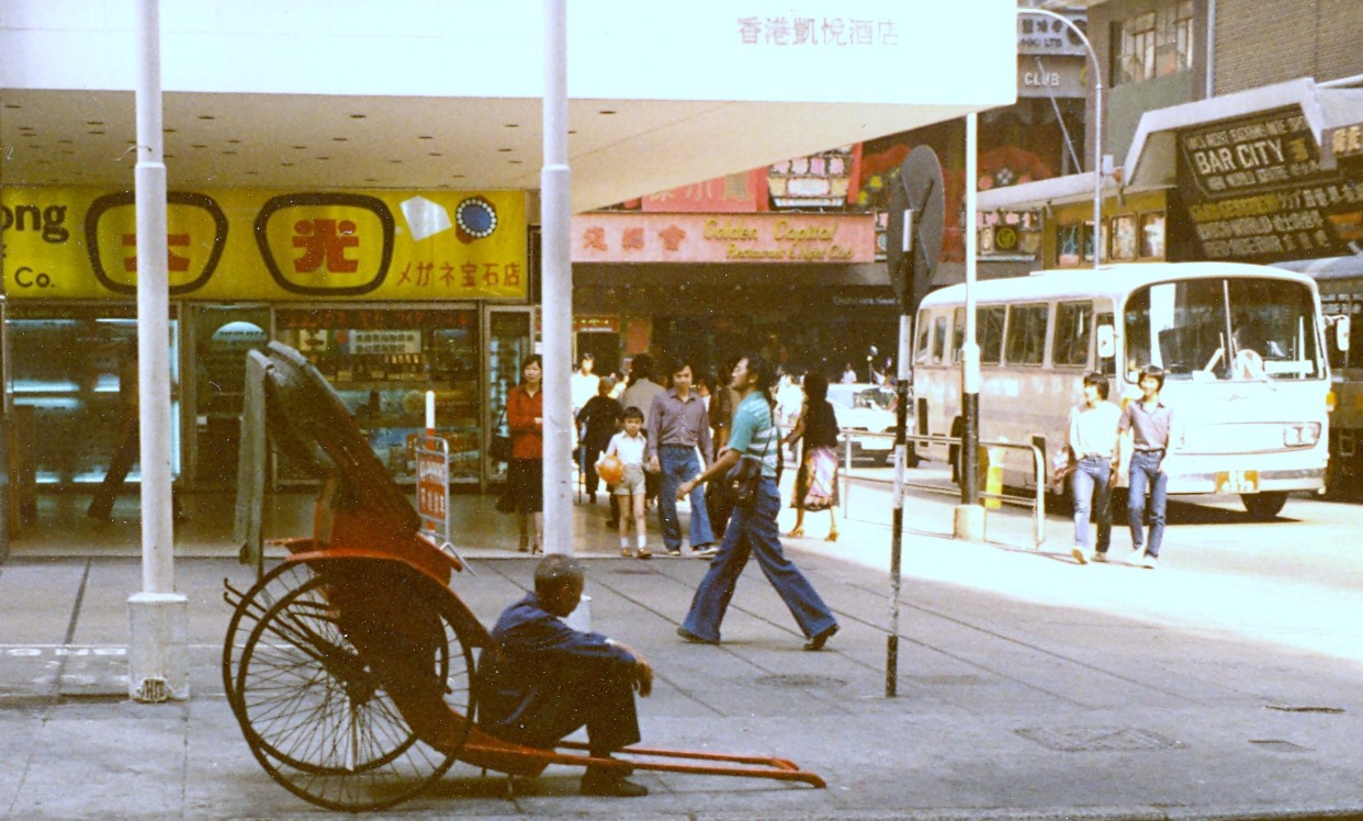 1980年的香港罕见街拍老照片热闹非凡的菜市场