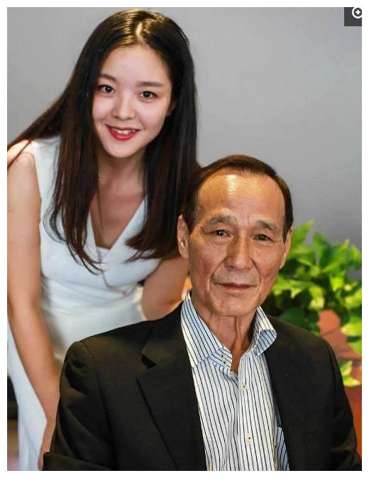 陈惠敏凭什么和李小龙齐名?看看他年轻时照片,比李小龙还猛!