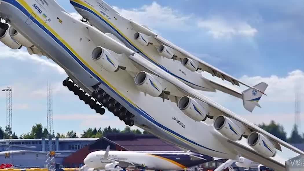你知道世界上最大的飞机是什么?网友:安-225,真正的空中巨无霸