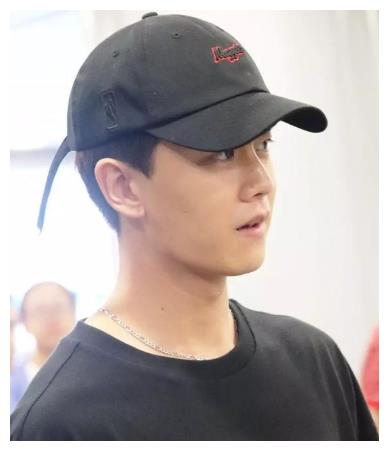 赖艺卸妆后邓伦卸妆后任嘉伦卸妆后网友差距一目了然