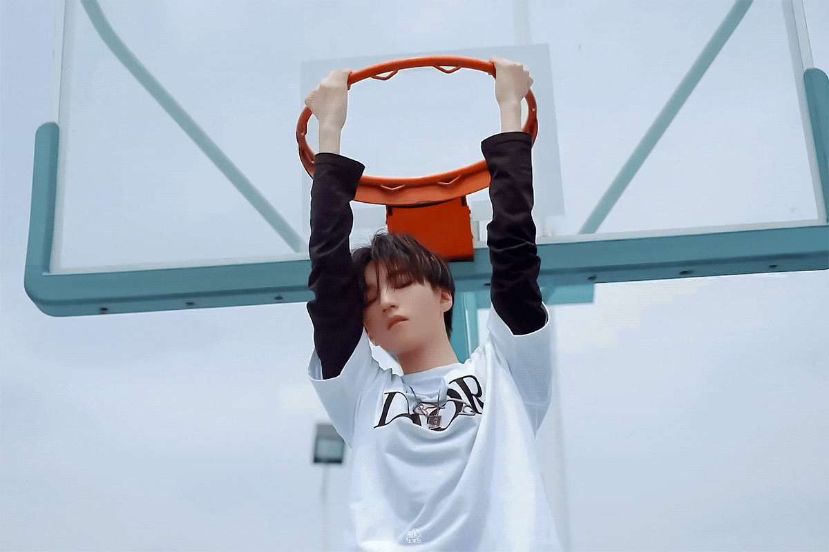 200831 篮球学长王俊凯帅气上线 来自校草的颜值暴击