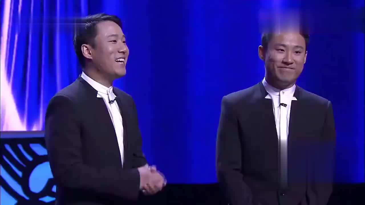 这是长得有多丑啊,中国好声音导师转身后再转回去,太搞笑了!