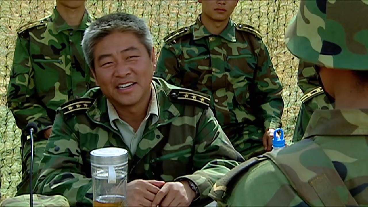 士兵突击三多可算风光了团长亲自问问题照样答出来