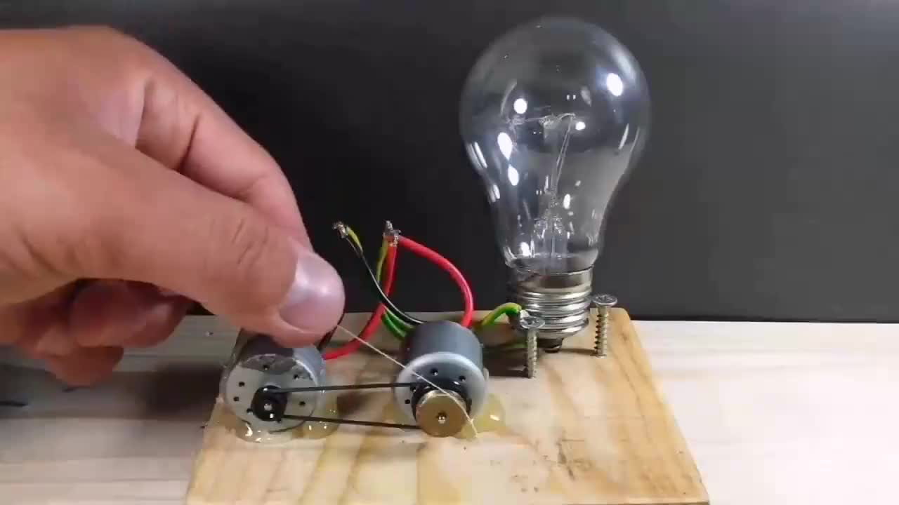 牛人演示永动机发电,可是我怎么感觉不太科学呢!