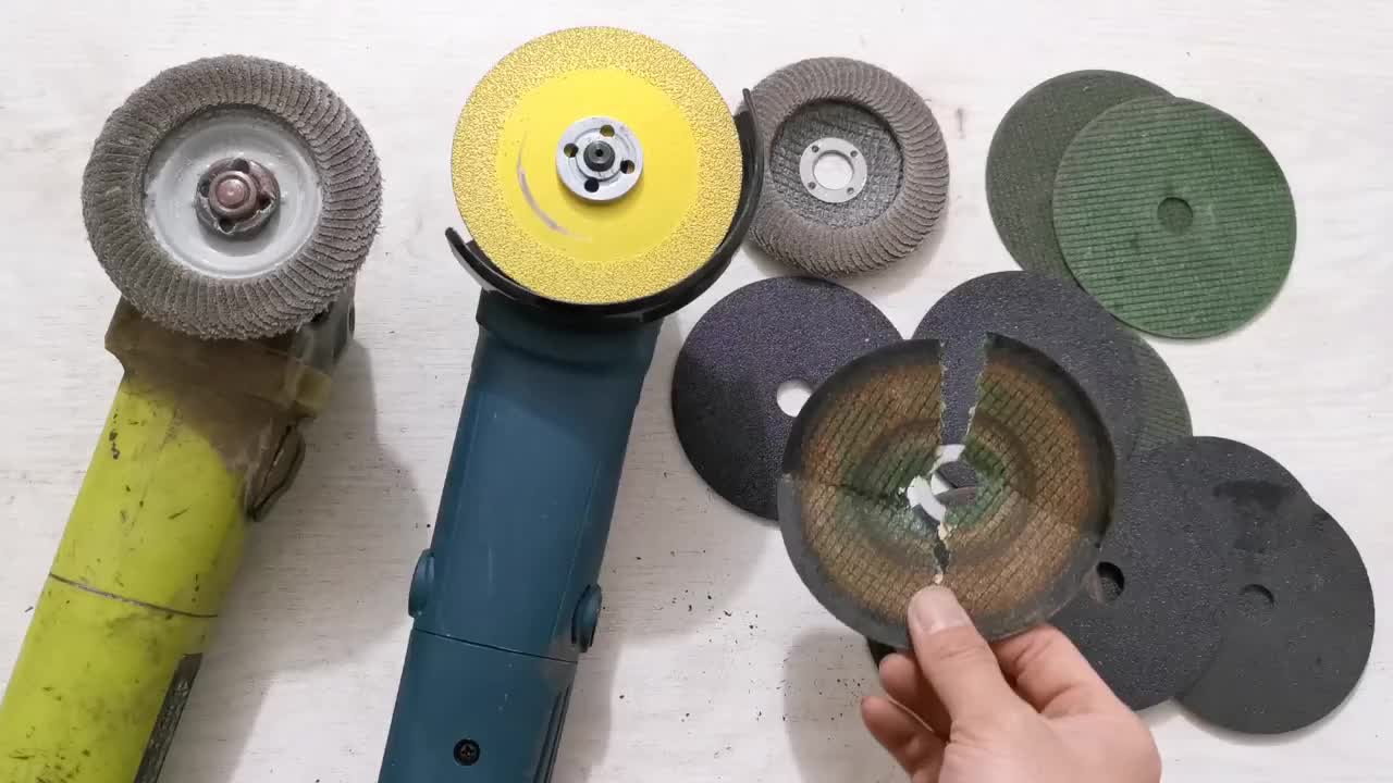 角磨机切割片一定要这样装,就算是切片崩开了,碎片也不会飞出来