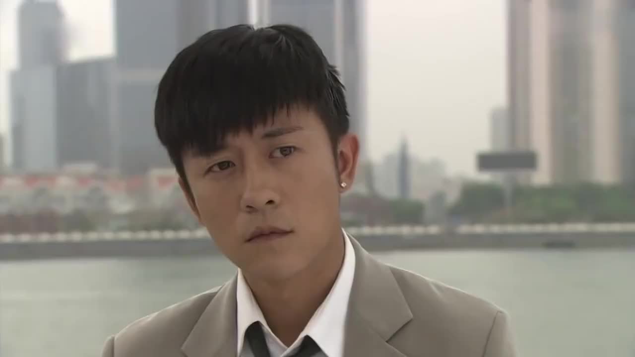 守望的天空葡萄一句话惹怒墨理竟被直接抱起扔进海里了