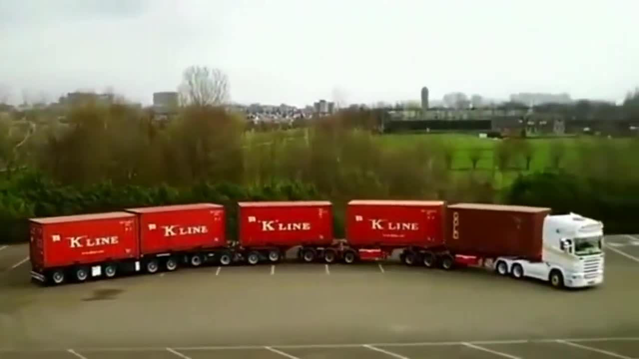 驾校考试60米超长大货车,5节车厢国外司机考驾照真严格