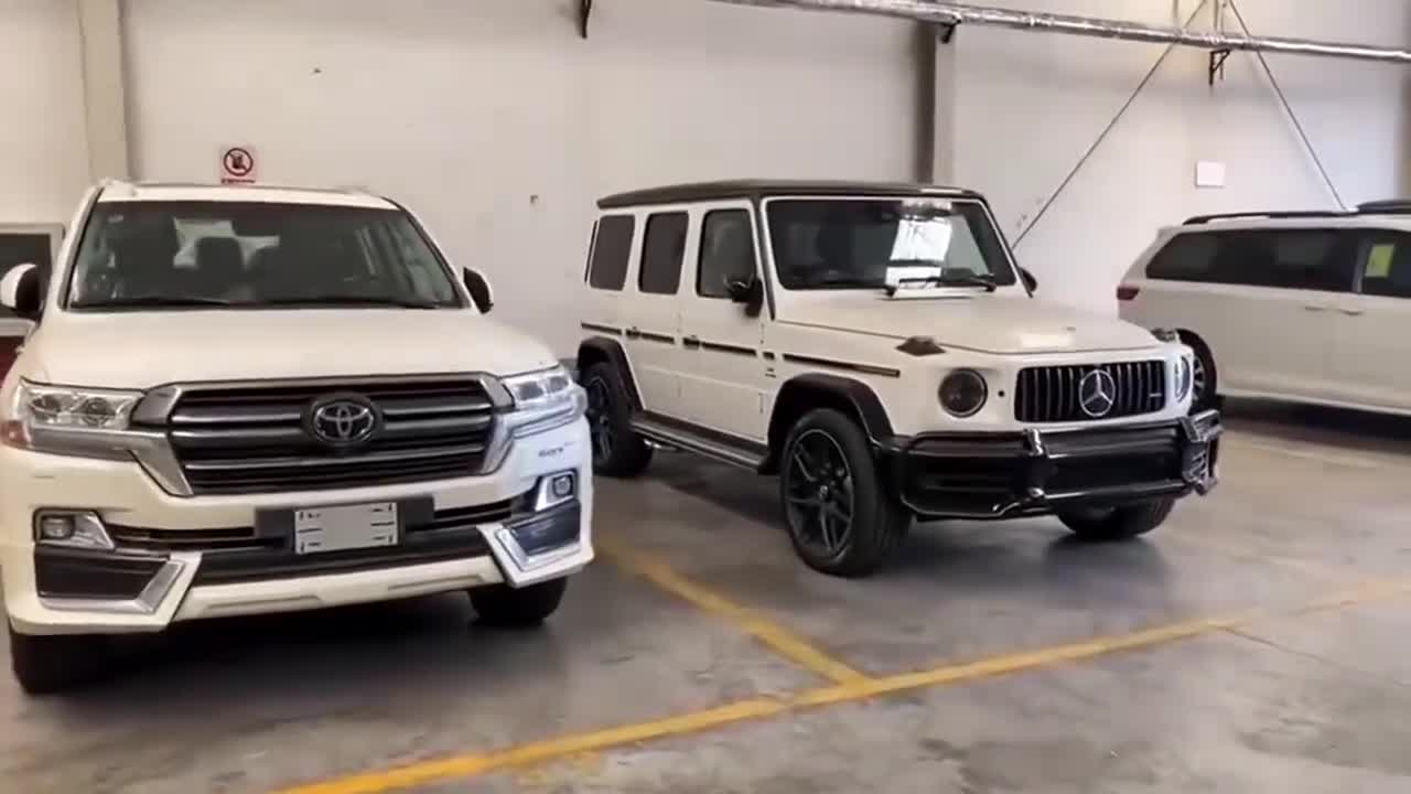 当丰田陆巡偶遇奔驰大g丰田的气势丝毫不输奔驰