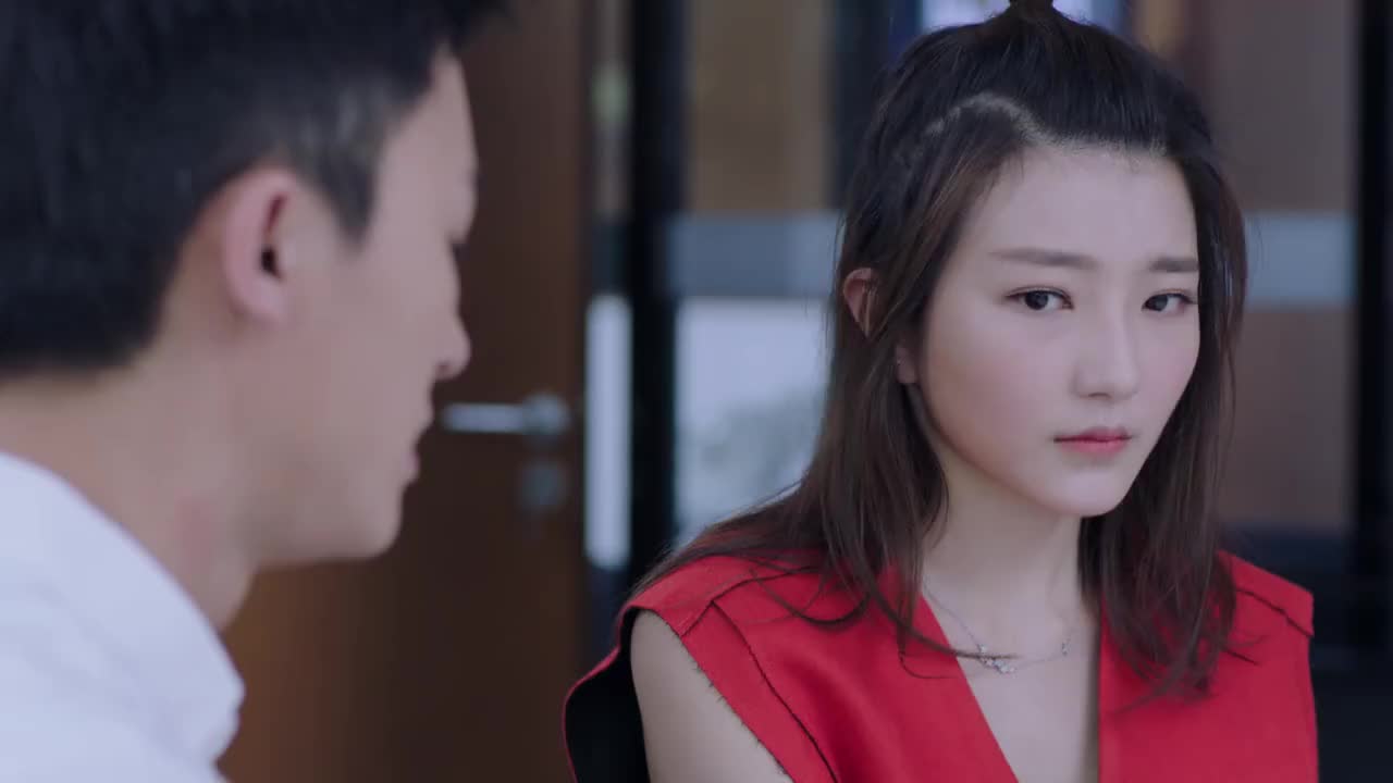 暖爱肖雅同事认出了江村把视频给她看