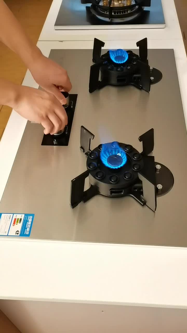 这样的煤气灶你见过吗炉头可以抬起来清理起来很方便