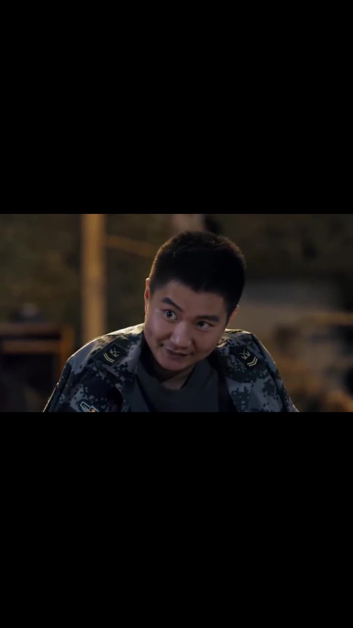 麻辣女兵左轮想当特种兵怕水老班长安排