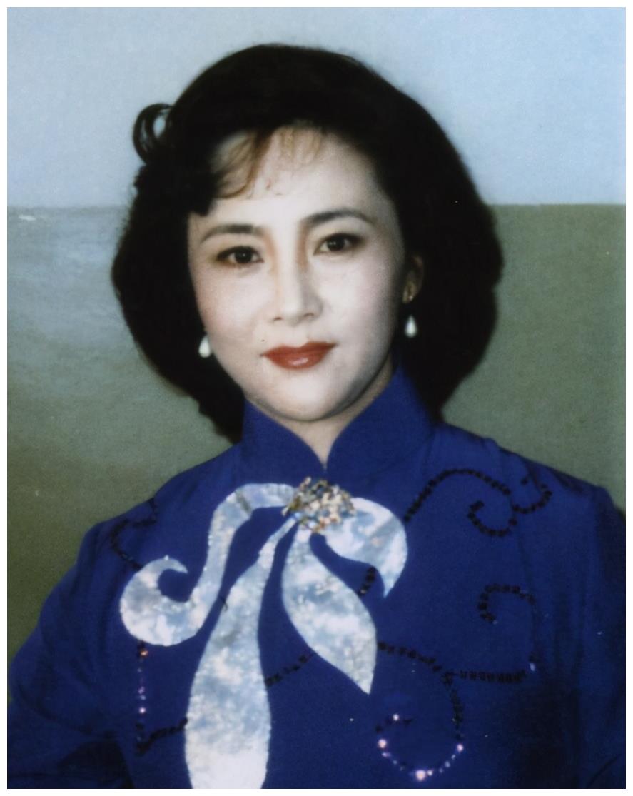 顾永菲:主持过春晚,扮演过宋美龄,巅峰期移民海外,如今怎样了