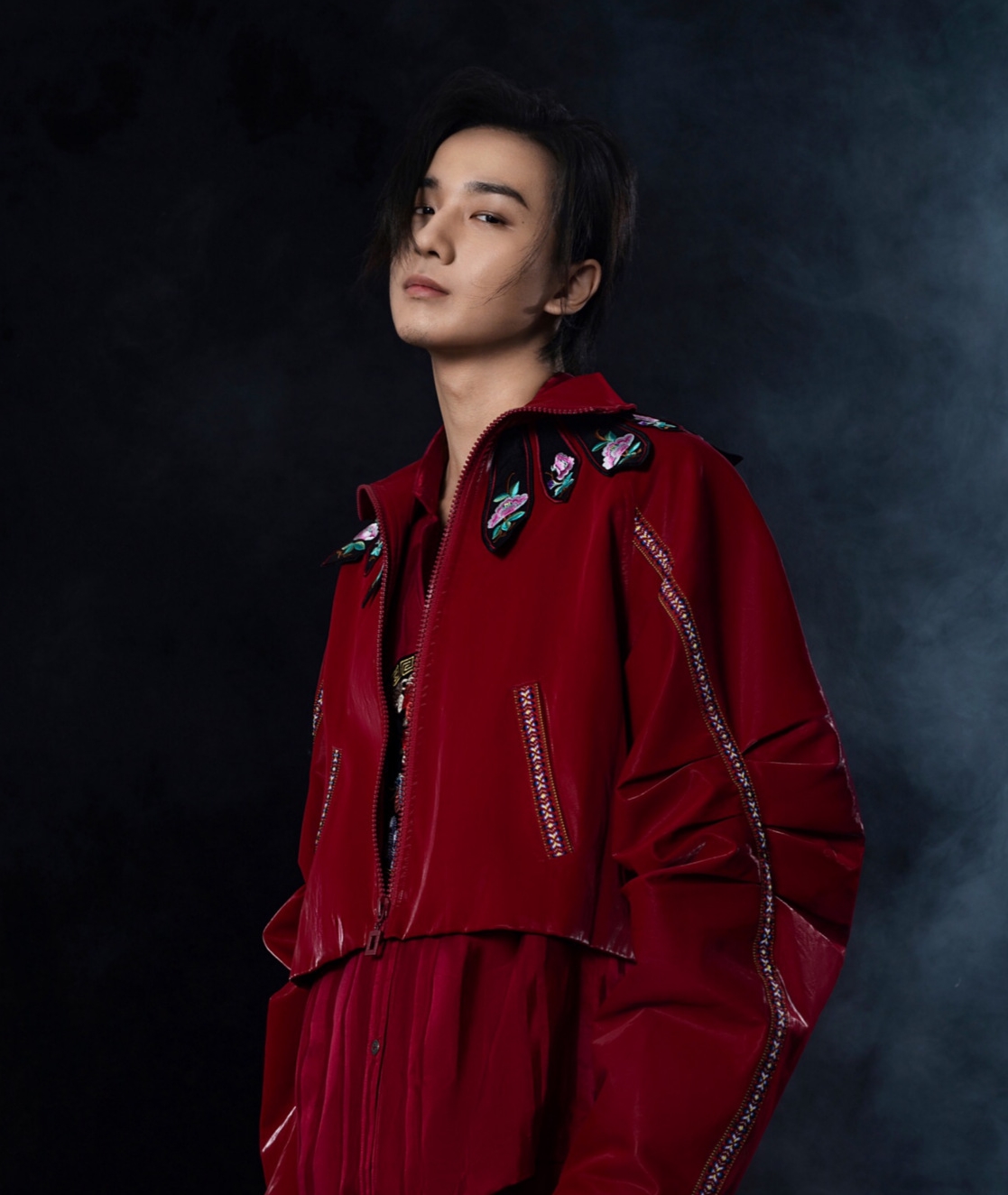 21岁李宏毅新鲜营业五套造型齐上线痞帅风格更惊艳