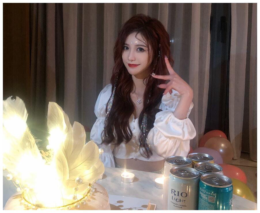 宸荨樱桃真要成明星了秀视频撞脸姜贞羽女团范儿越来越浓