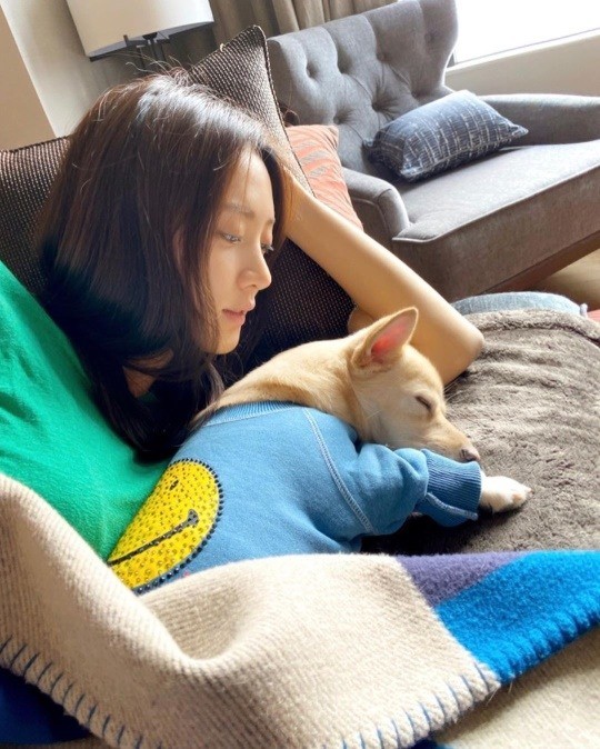 韩国女艺人秀贤sns发近照秀出众美貌