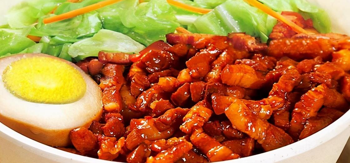 超级好吃的懒人方便酸菜蟹柳酸菜卤肉饭,尤其是大块的卤肉入口即化,肥