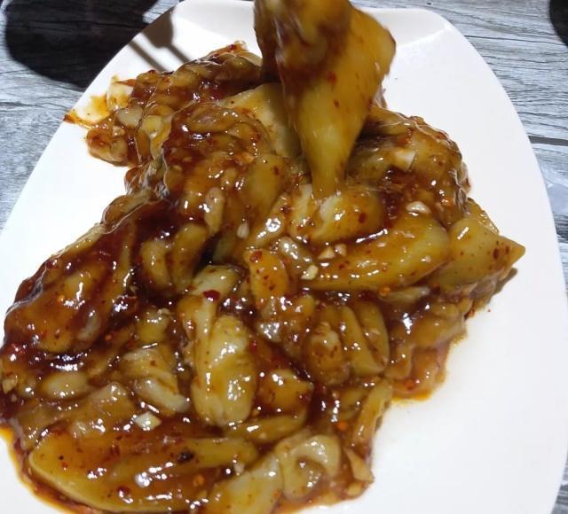 青岛最老的苍蝇小馆换新颜，菜品依然可以点半份，老味道不变