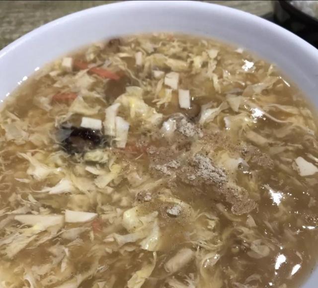 青岛最老的苍蝇小馆换新颜，菜品依然可以点半份，老味道不变