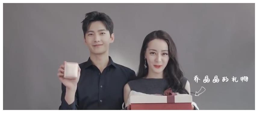 迪丽热巴杨洋新剧杀青编剧为微微原作者同框有望甜过郑爽