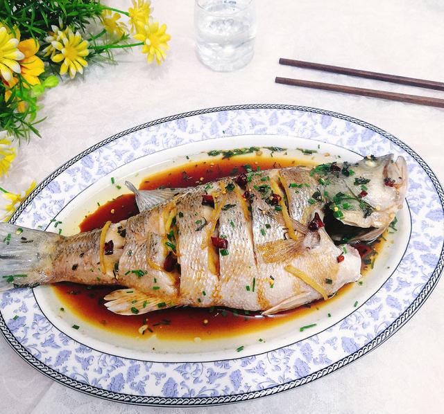 葱香鲈鱼肉质鲜美细嫩老少皆宜