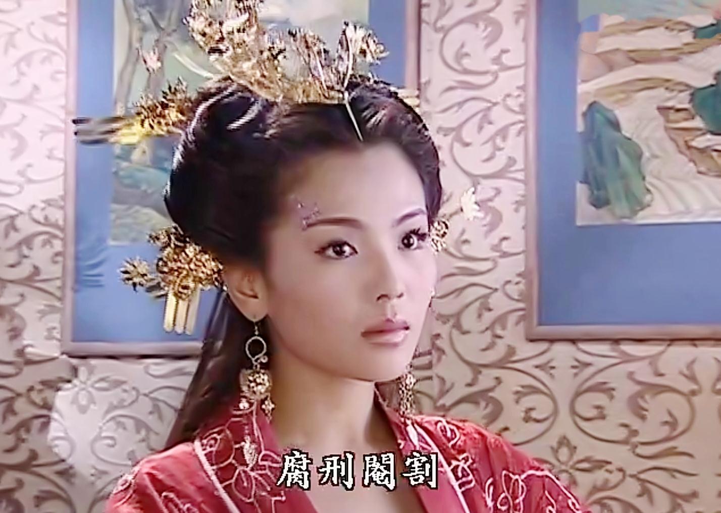 娥皇刚嫁给李煜时,心里爱的是赵匡胤,但是结婚后在一起久了,李煜的