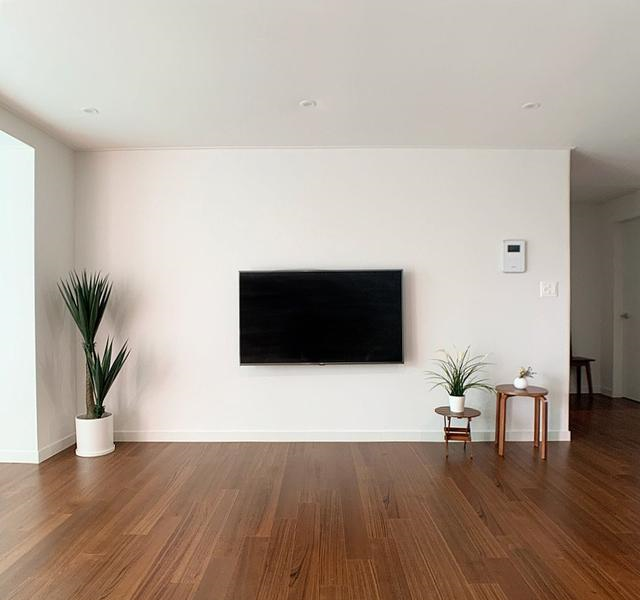 新夫妻重建15年老房,122平4间卧室,空空的客厅超有治愈感!