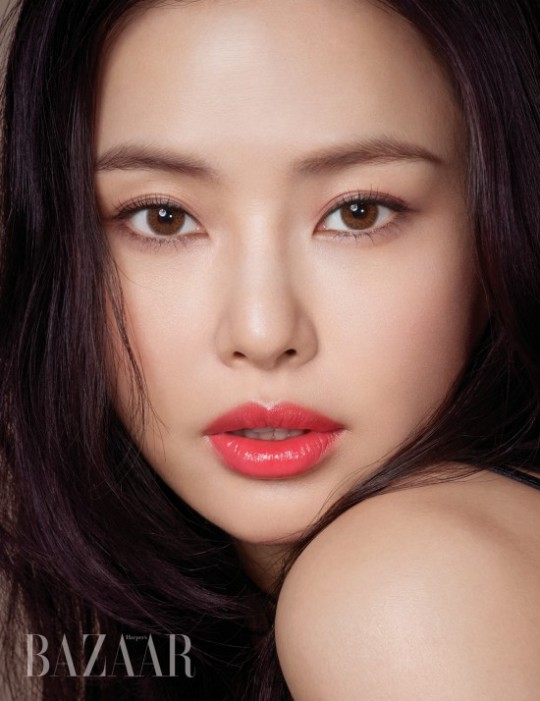 韩国女艺人李哈妮最新杂志写真曝光