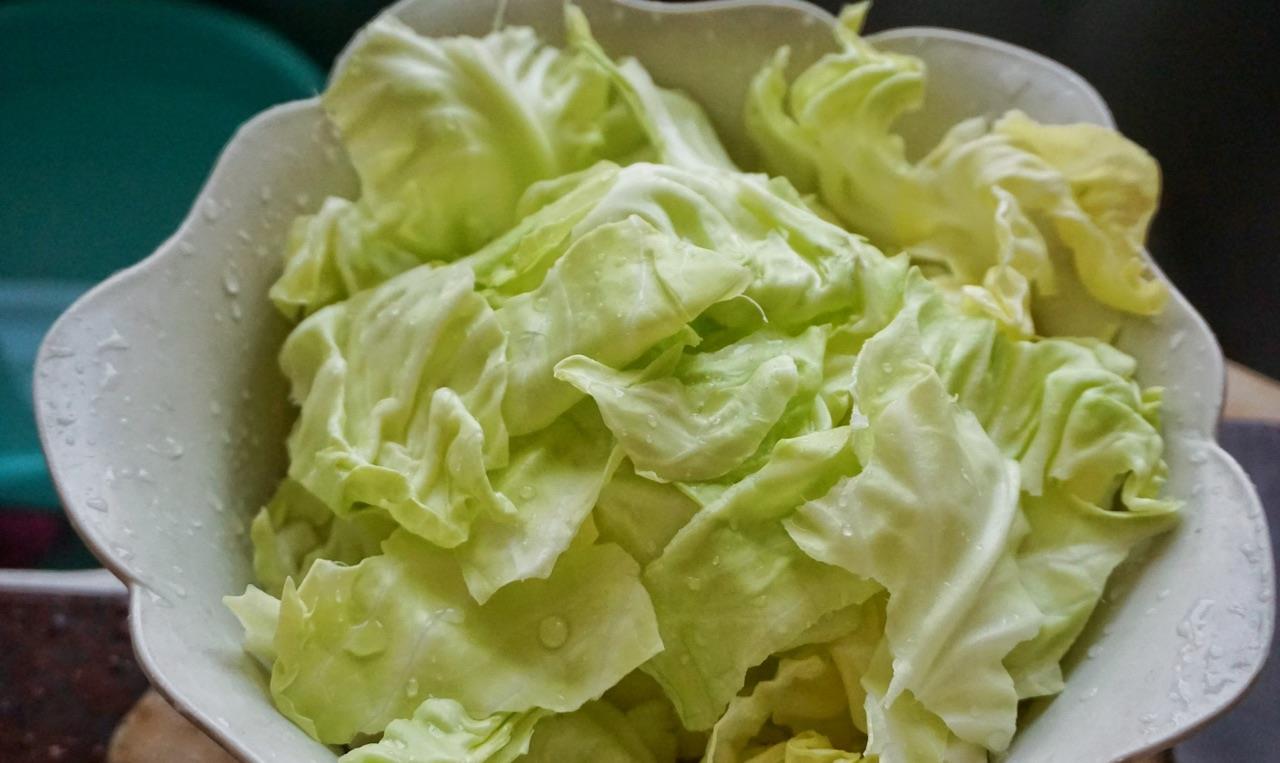 手撕包菜这样做你吃过没有脆爽鲜香又入味