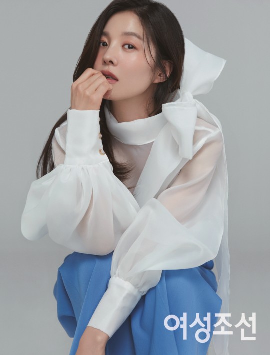 韩国女艺人金成恩最新杂志写真曝光