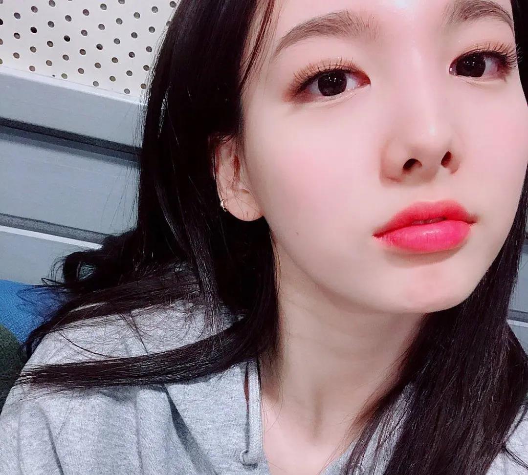 26岁林娜琏近照：满脸汗渍浮粉，脸颊肿胀，连粉丝都夸不出口休闲区蓝鸢梦想 - Www.slyday.coM