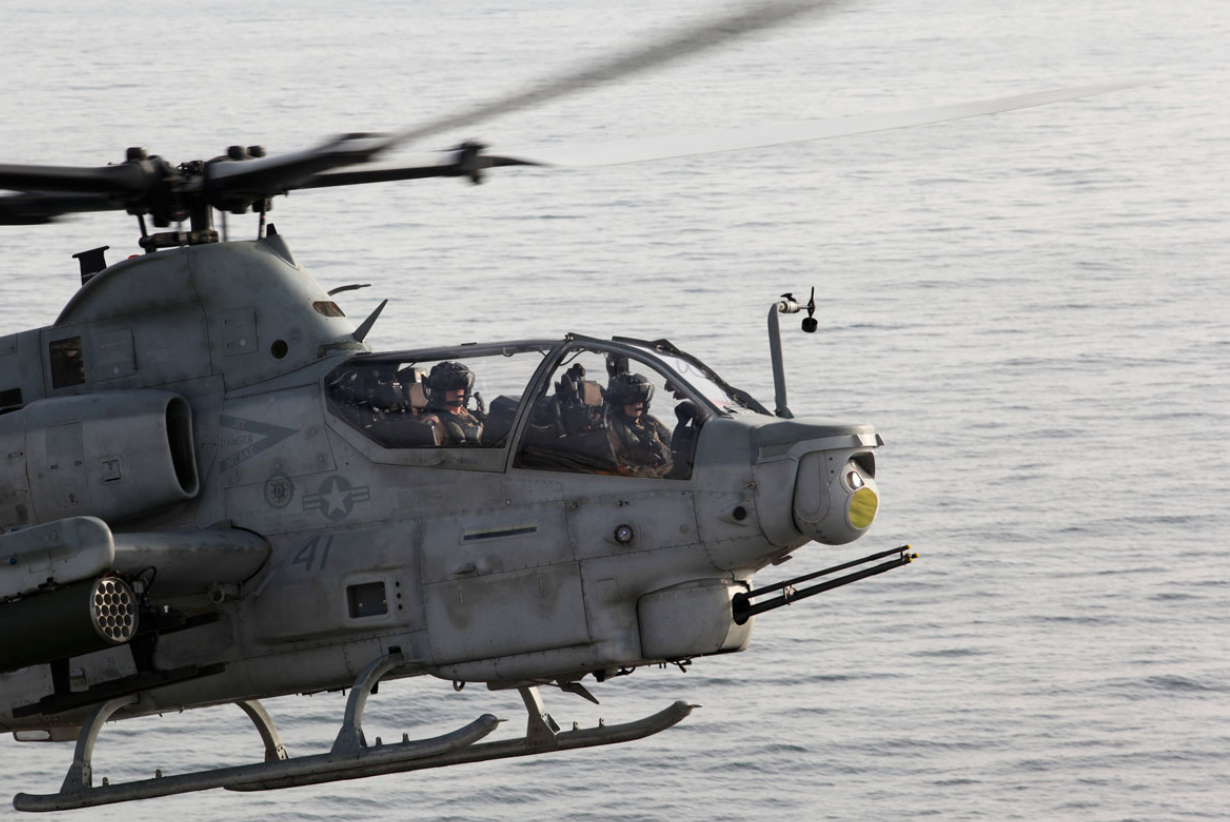 最新版武装直升机装备美国海军陆战队,生产型ah-1z正式入役|贝尔|攻击