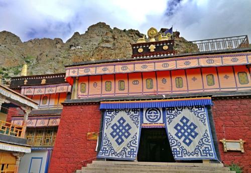 噶举传承最重要寺院历代大宝法王的驻锡地西藏楚布寺