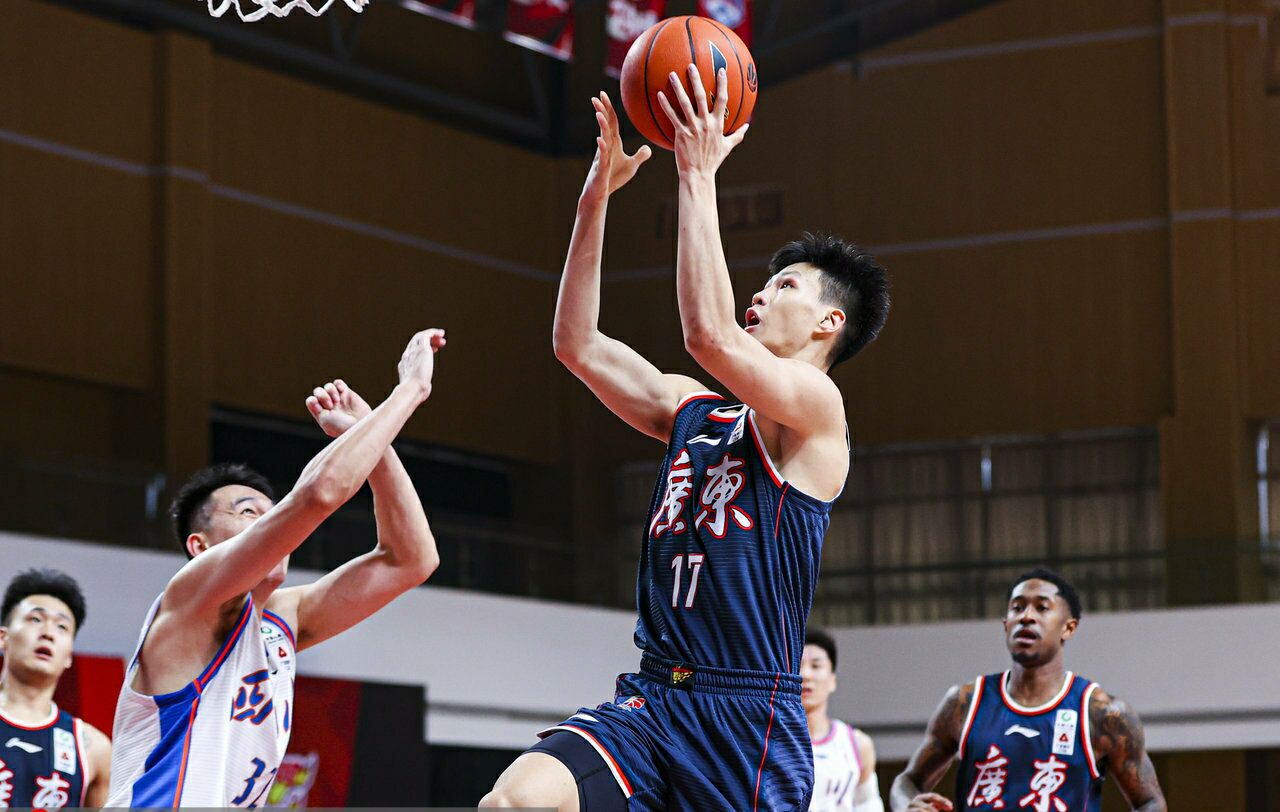 张昊:感谢杜锋给年轻小将机会!广东男篮:赵锦洋失误"辣眼睛"