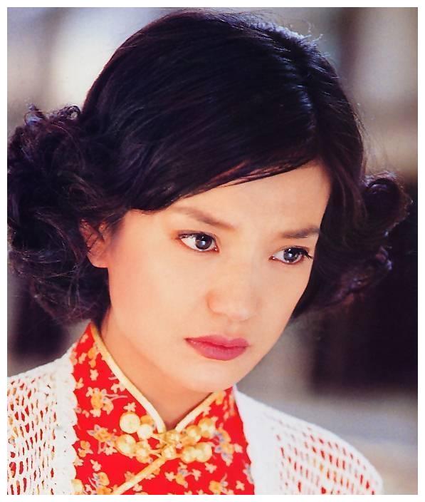 情深深雨蒙蒙依萍服装秀有清纯的魅力的霸气的