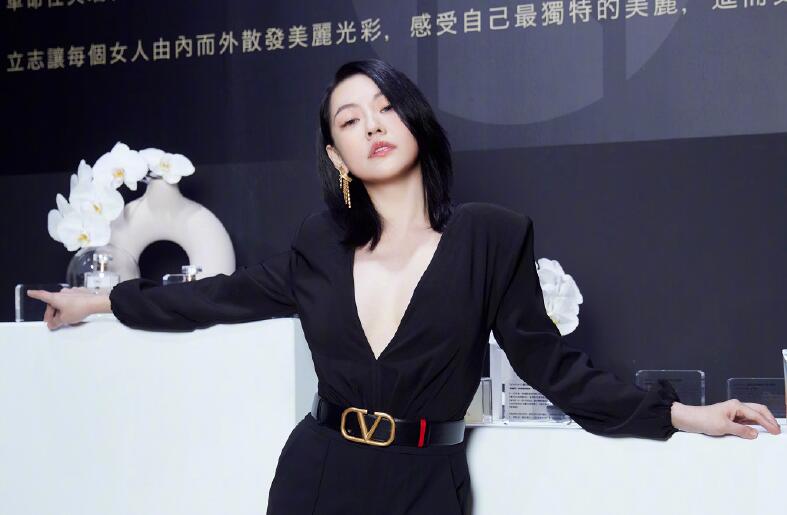 小s因发表不当言论惹众怒 新节目再延期 好友爆其近况 近况 延期 言论 新浪新闻