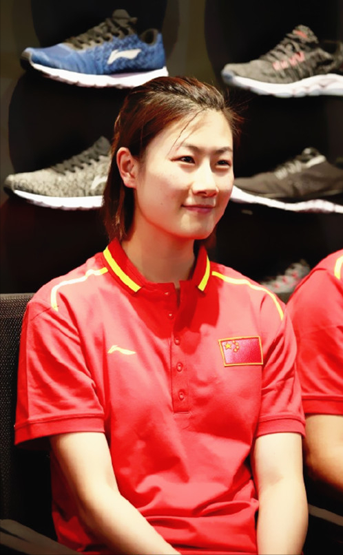 "乒坛一姐"丁宁宣布退役,开启自己的北大之旅,队友祝早日脱单