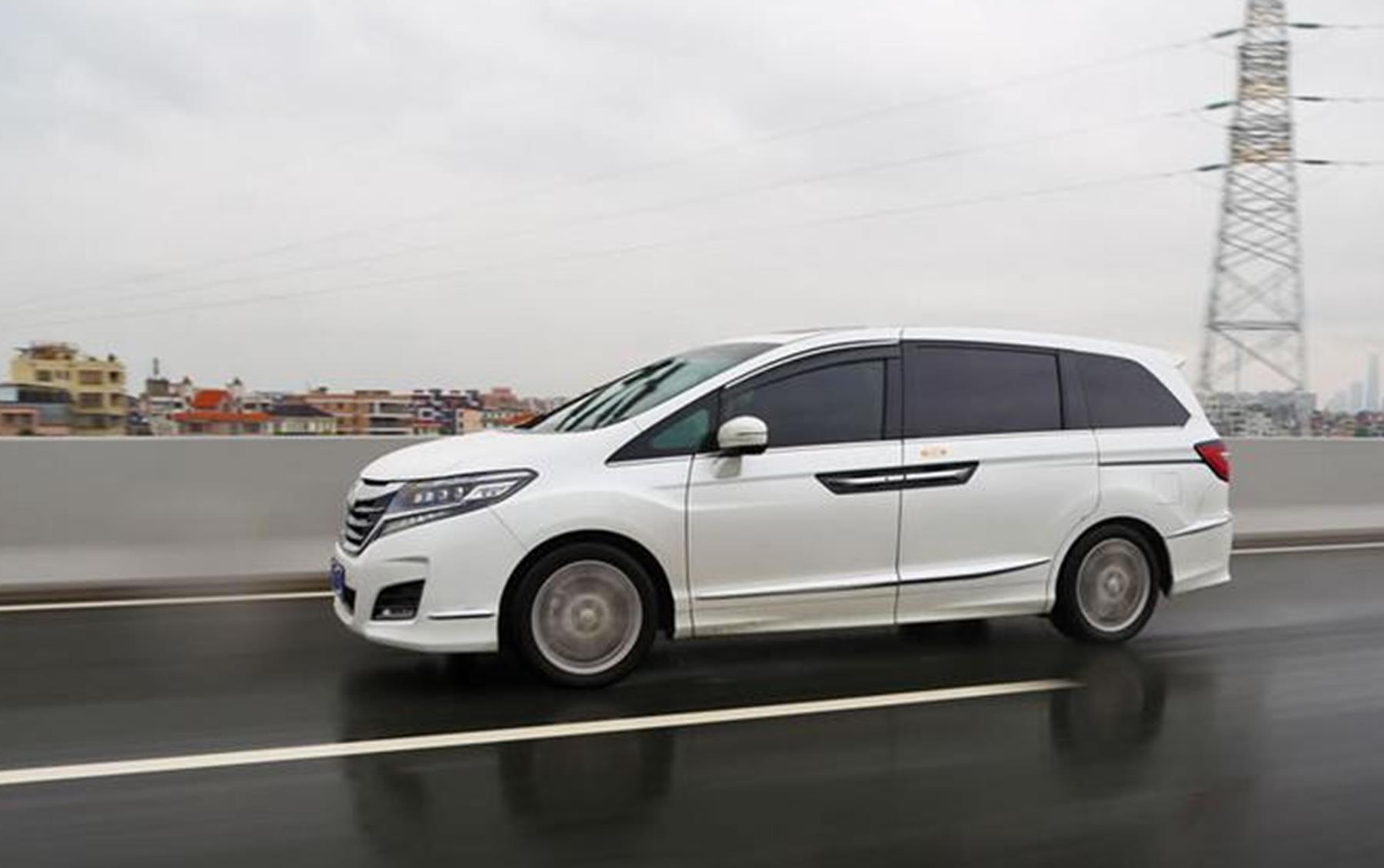 本田艾力绅卖出白菜价价格降至22万别克gl8有压力了