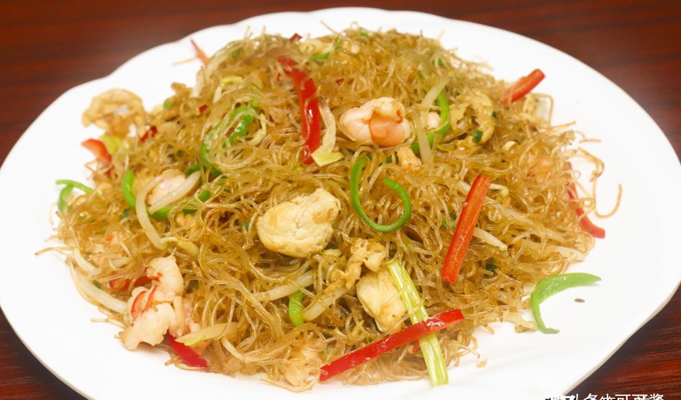 是菜也是主食,几只鲜虾1个鸡蛋炒出鲜香味美虾仁炒粉丝