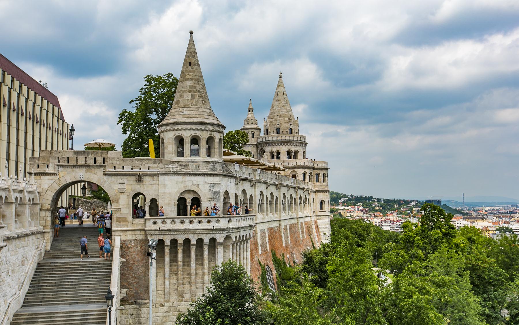 全世界情侣都向往的旅行地,景色太唯美了,女孩儿到这会献出初吻