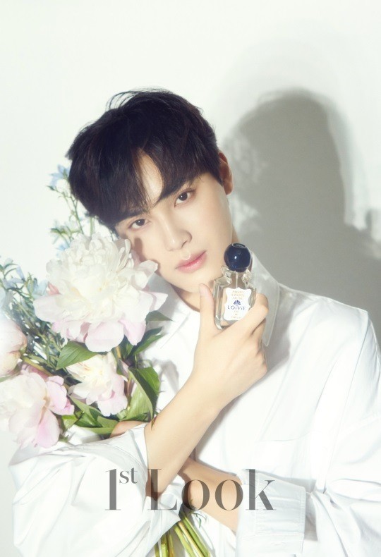 韩国男团the boyz成员周鹤年最新杂志写真曝光|男团